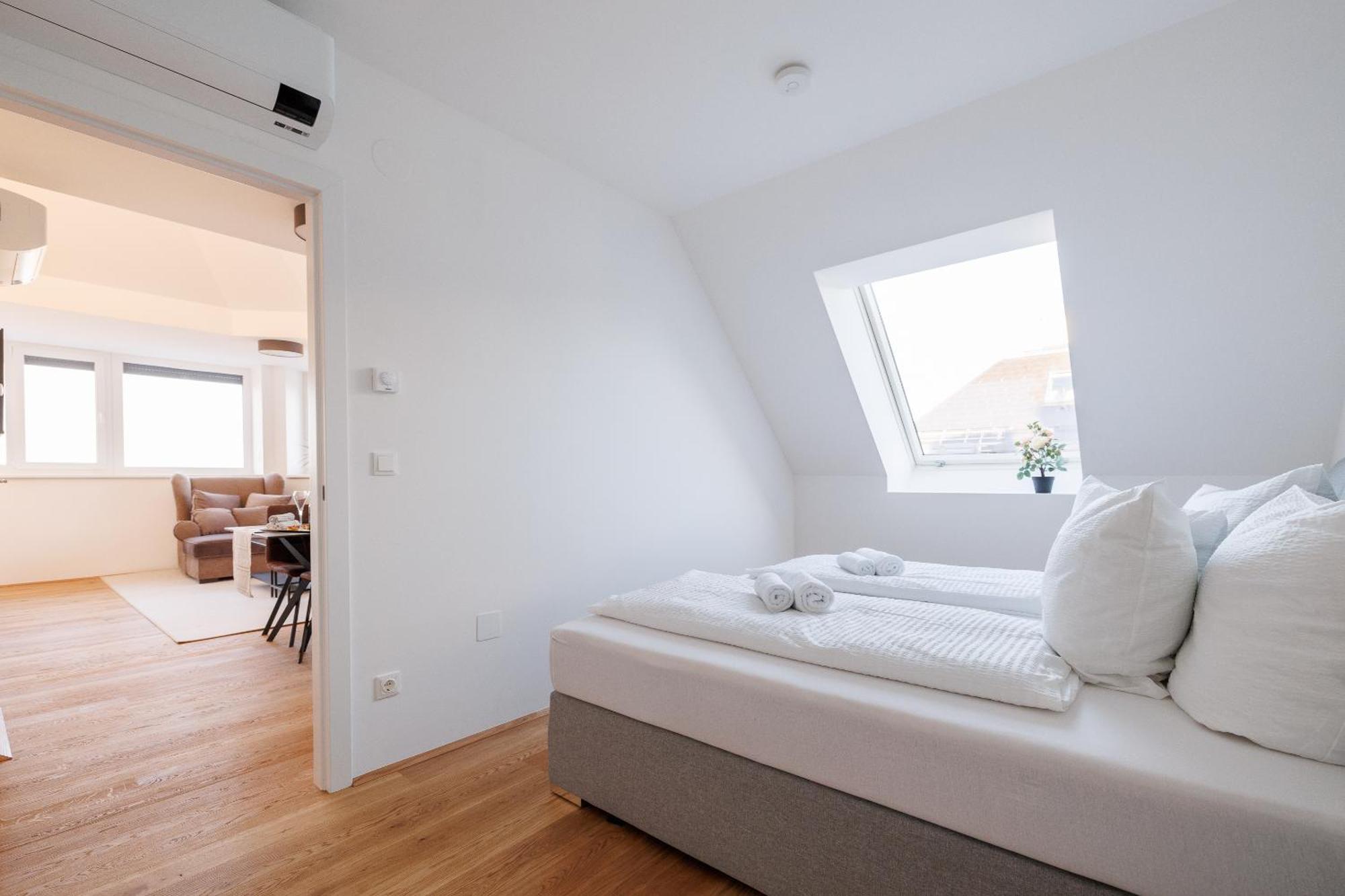 Symphony Apartments 40 - Modern Loft With Terrace And Grill In Central Location Wien Eksteriør bilde