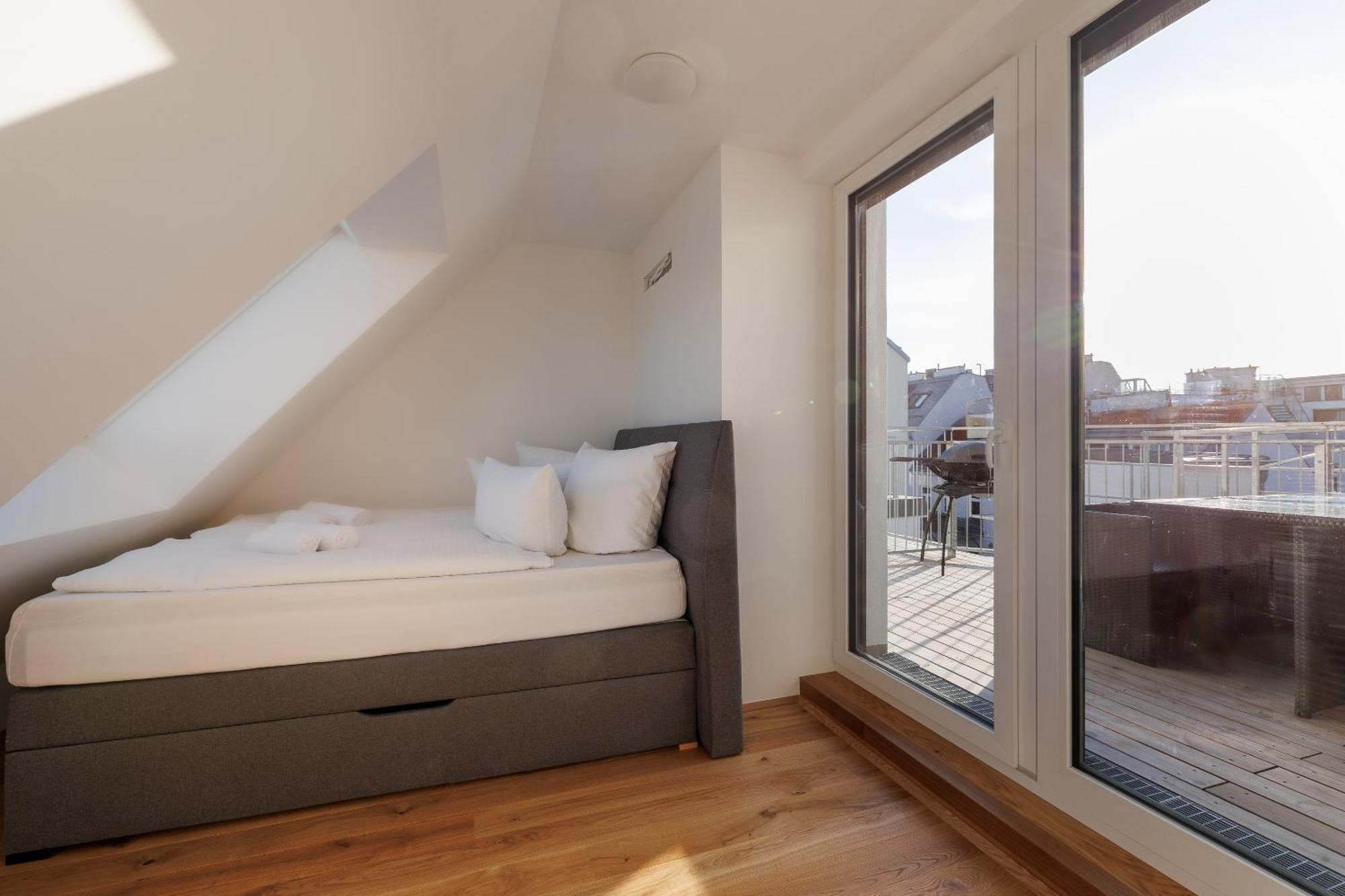 Symphony Apartments 40 - Modern Loft With Terrace And Grill In Central Location Wien Eksteriør bilde